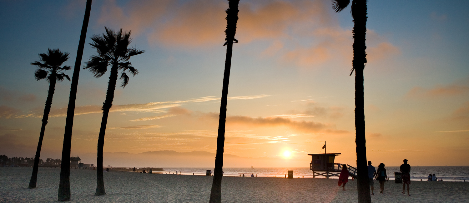Witness Spectacular Sunsets Or Plan A Picnic With 
						Your Loved Ones By The Beach
