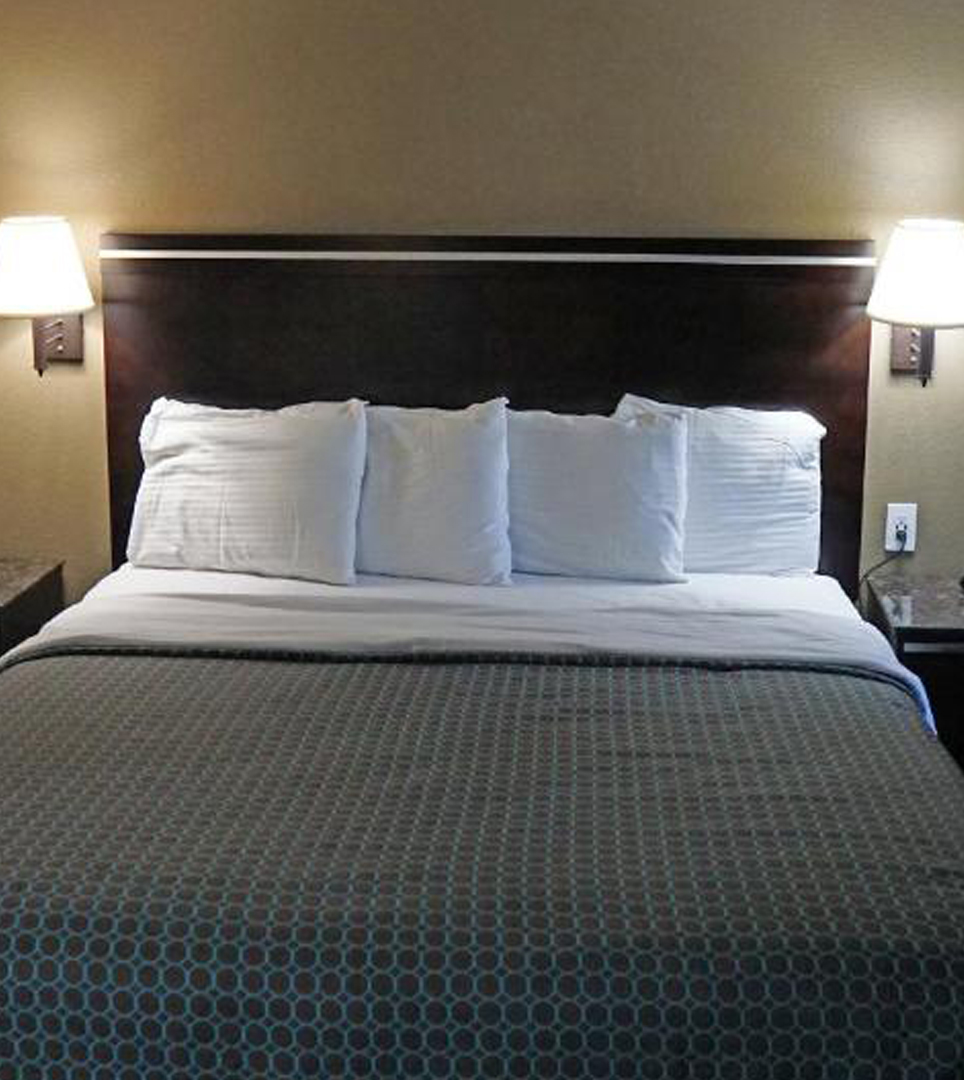 The Best Hotel In Hawthorne<br> Our Guest Rooms At Hawthorne Plaza Inn Are Spacious And Comfortable